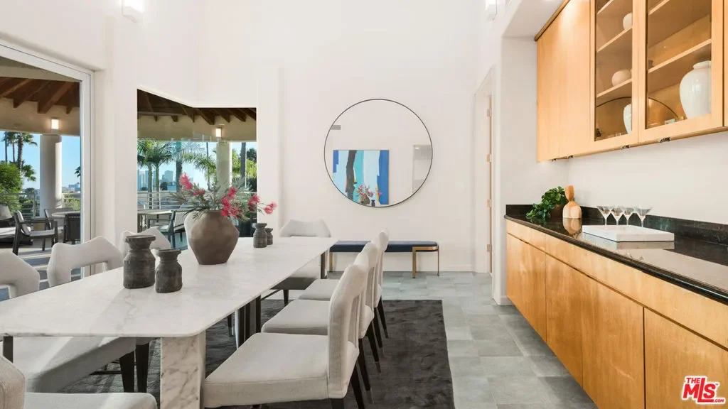 816 Monte Leon Drive, Beverly Hills, California, United States. - Photo 10