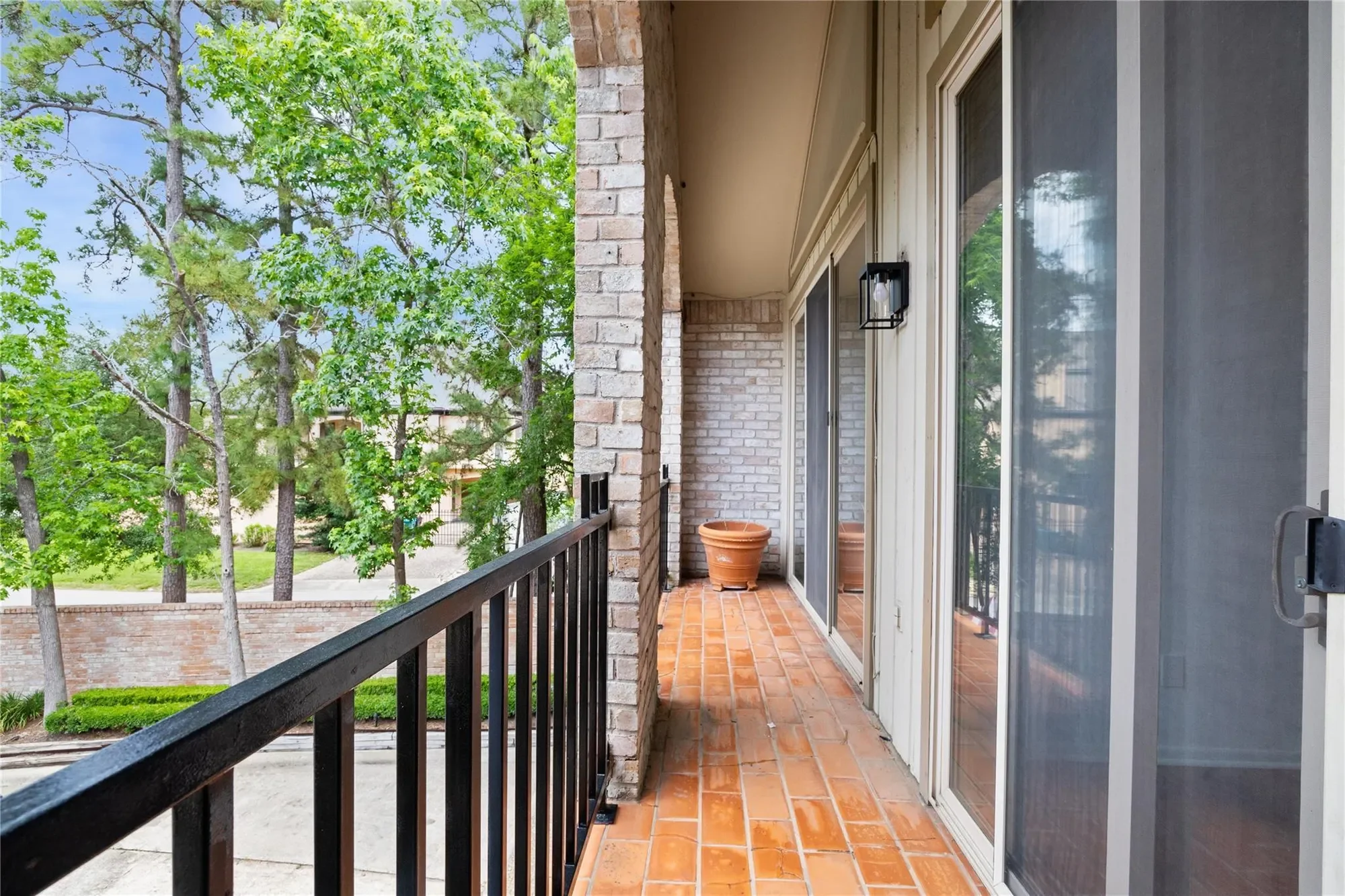 4 River Hollow Lane, Houston, Texas, United States. - Photo 11