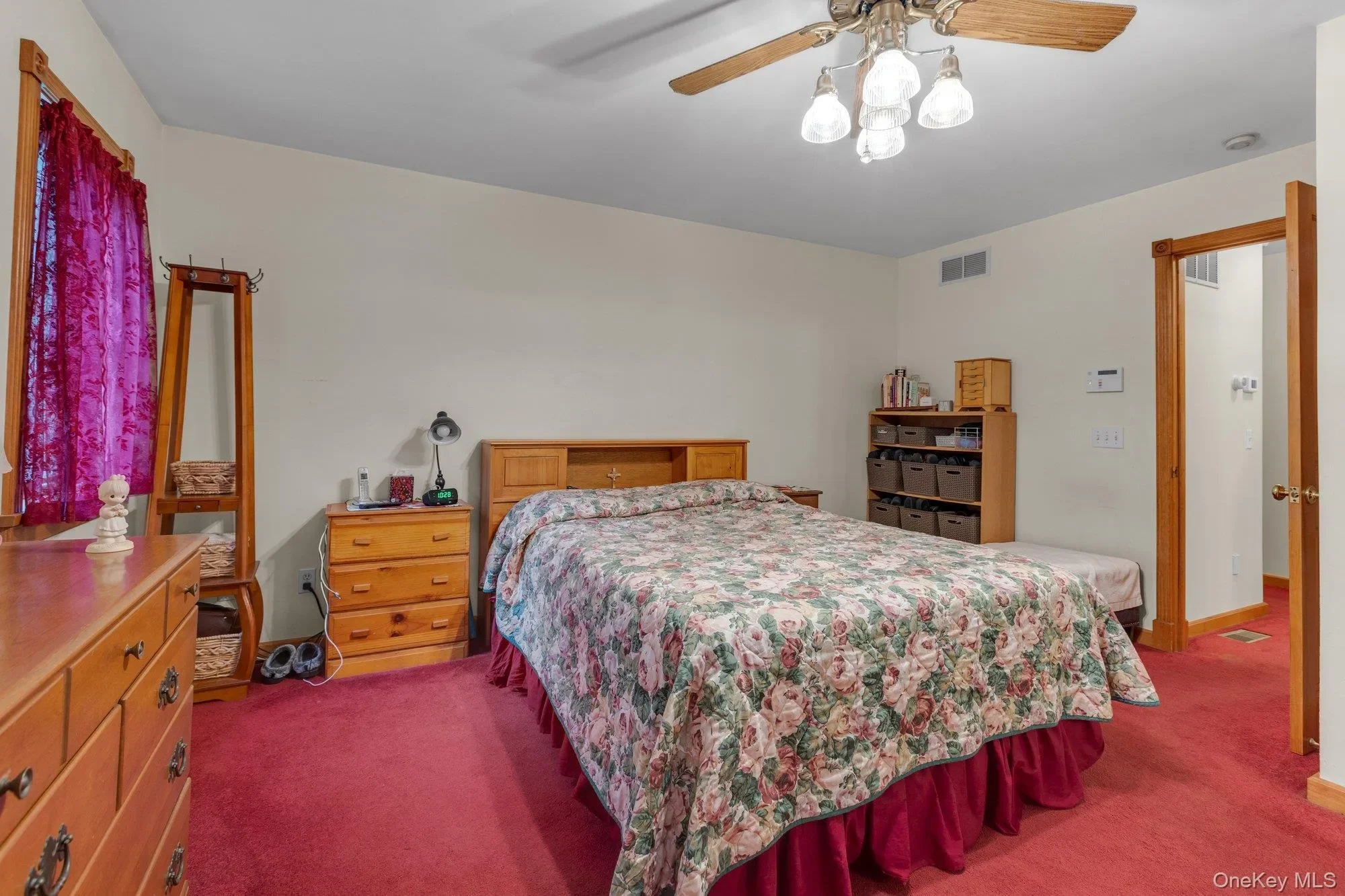 501 Wading River Road, Manorville, New York, United States. - Photo 10