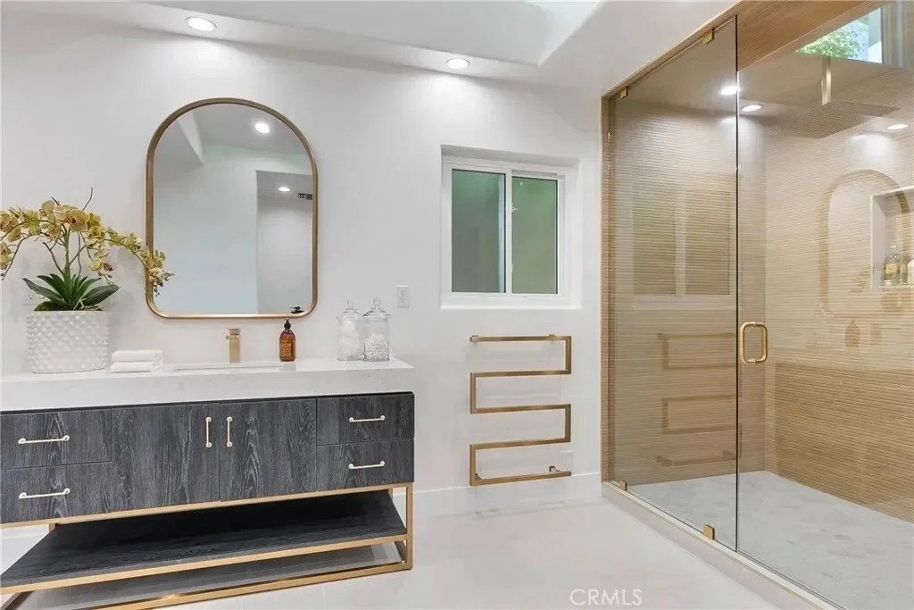 16430 Dorado Drive, Los Angeles, California, United States. - Photo 22