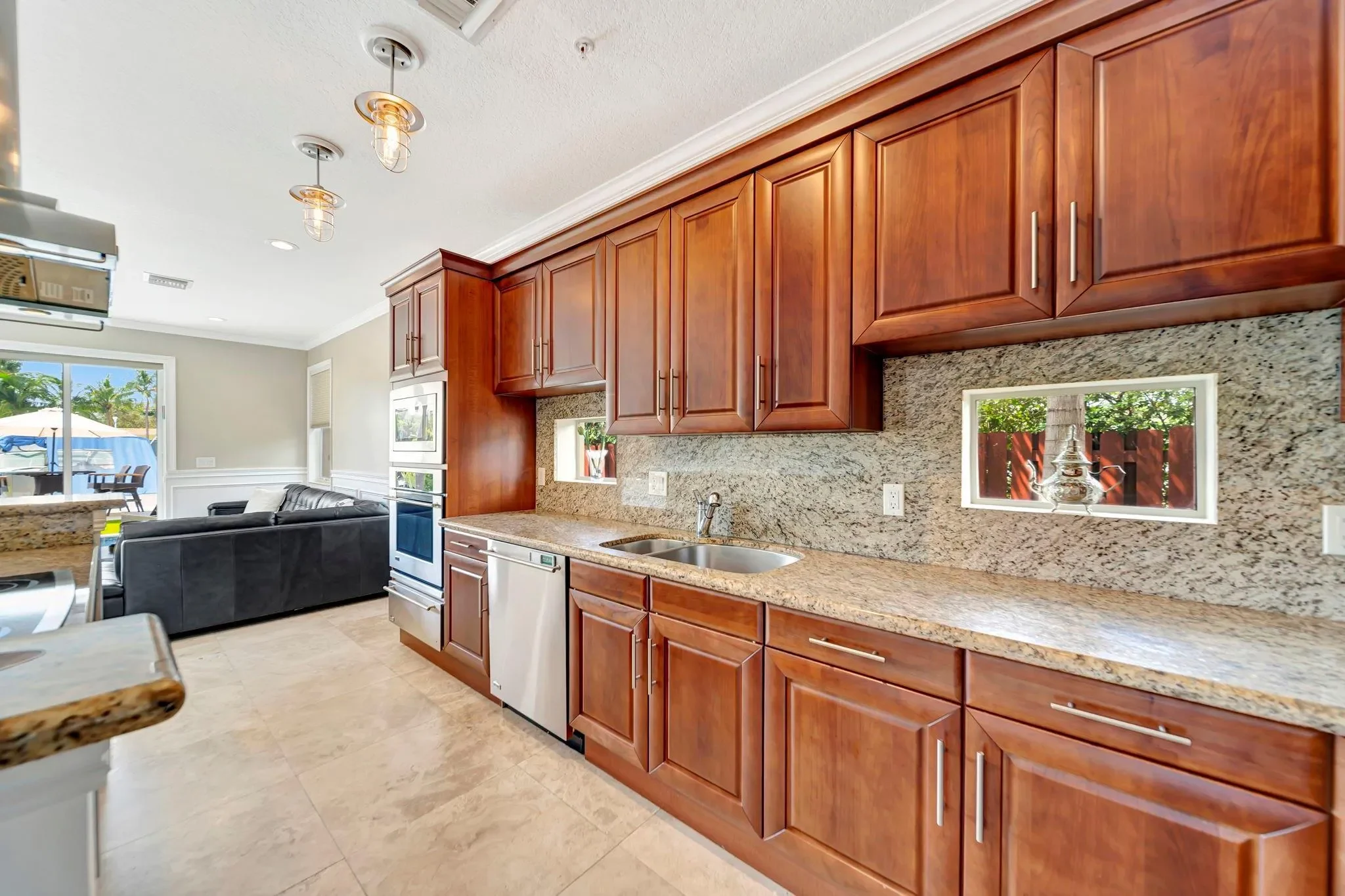 1368 BAYVIEW DR, Fort Lauderdale, Florida, United States. - Photo 15