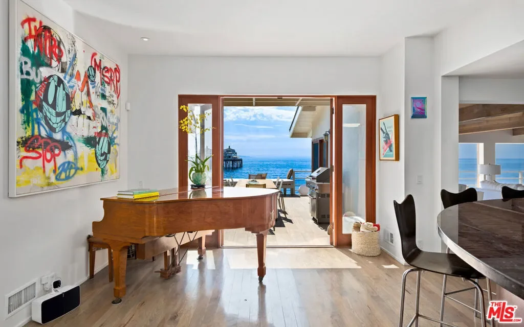 23018 Pacific Coast Highway, Malibu, California, United States. - Photo 13