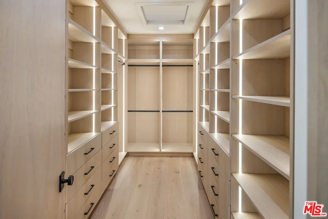 4828 Radford Ave, Los Angeles, California, United States. - Photo 26