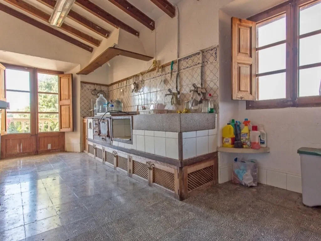 Traditional rustic finca to reform for sale in Marratxí, Majorca