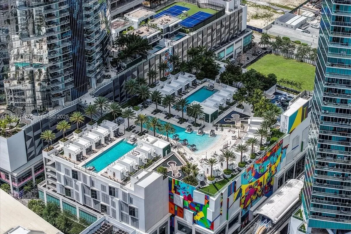 851 NE 1st Ave #3711, Miami, FL 33132, Miami, Florida, United States. - Photo 18