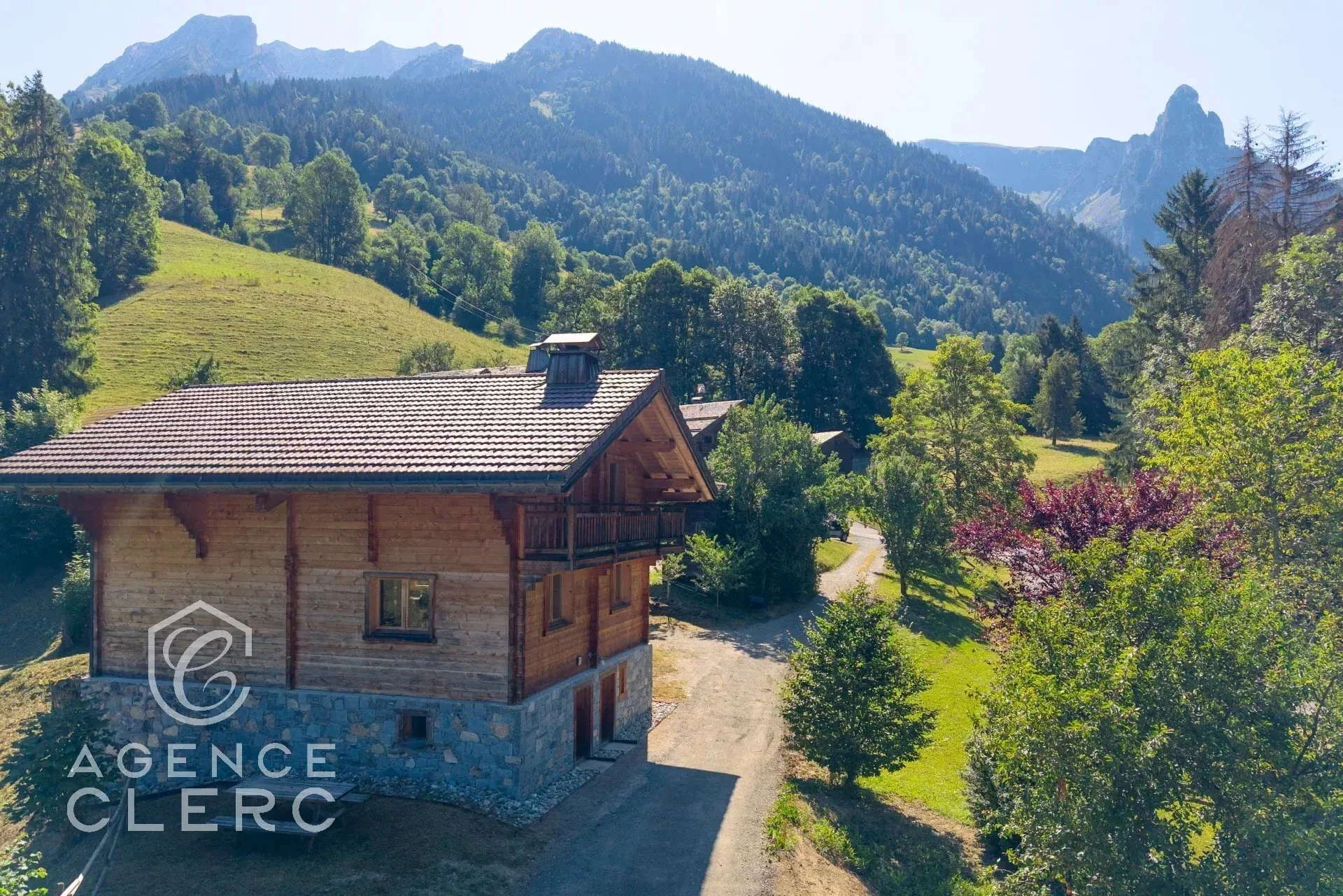 Manigod, Auvergne-Rhône-Alpes, France. - Photo 2