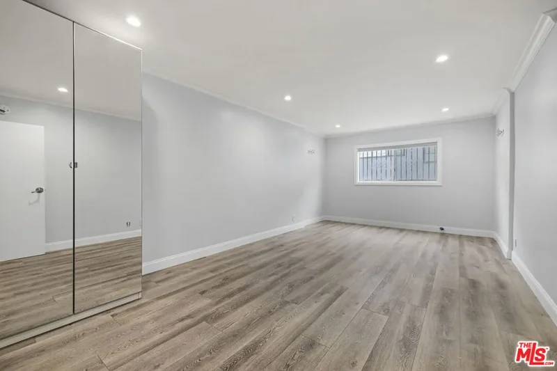 423 S Rexford Drive 106, Beverly Hills, California, United States. - Photo 13