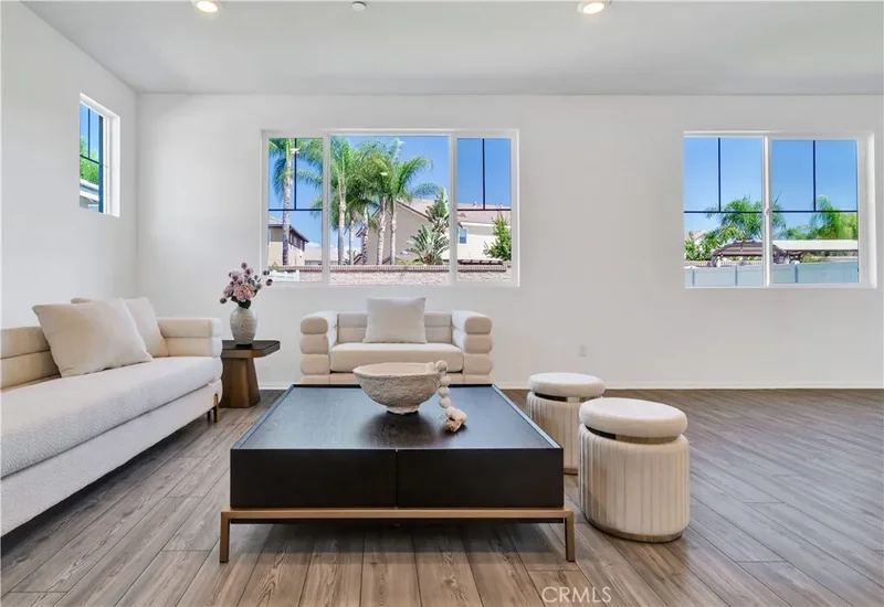 5 Bedrooms Single Family Detached