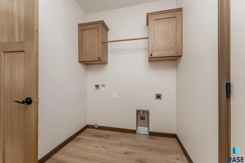 8125 E Norway Pine Trl, Sioux Falls, SD 57110, Sioux Falls, South Dakota, United States. - Photo 21