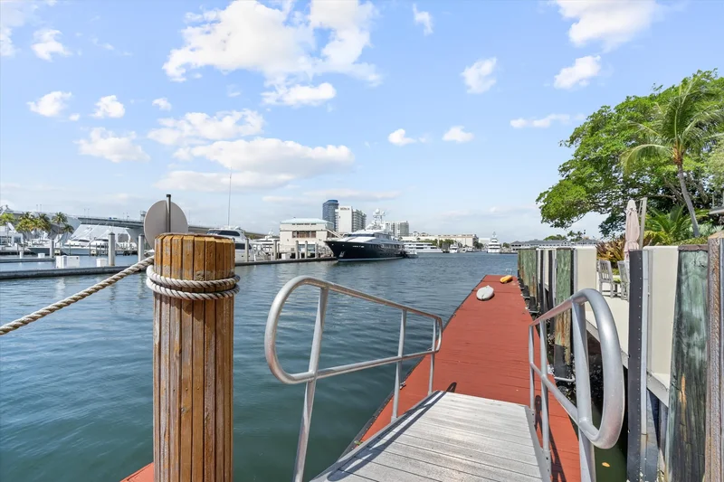 2500 Mercedes Dr , Fort Lauderdale, FL 33316, Fort Lauderdale, Florida, United States. - Photo 19