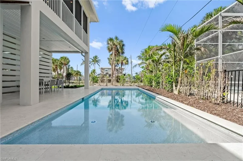 117 Hercules DR, Fort Myers Beach, Florida, United States. - Photo 4