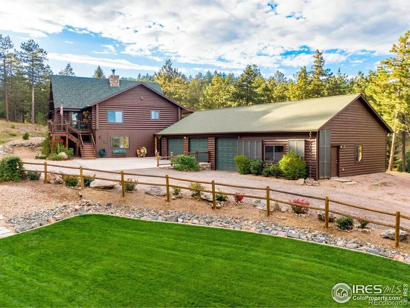 Single Family Residence in Bellvue