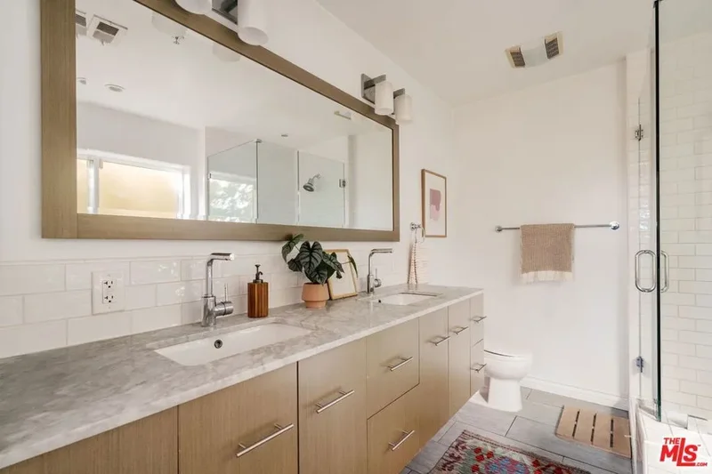 1541 Silverwood Terrace, Los Angeles, California, United States. - Photo 39