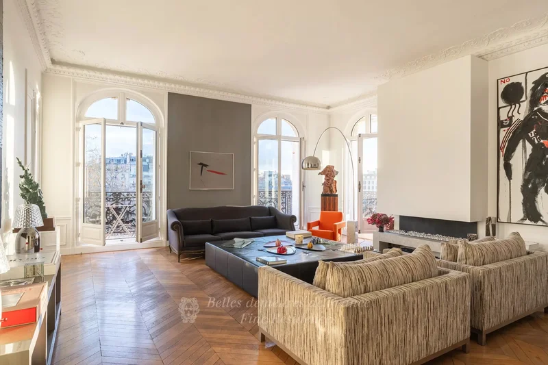 Paris 16th District – A sumptuous 4-bed apartment