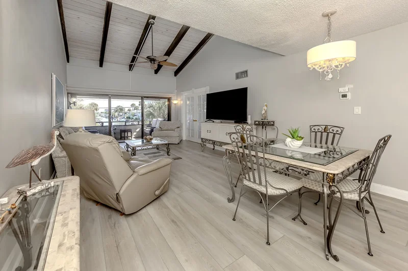 1555 Tarpon Center Drive , 203, Venice, FL 34285, Venice, Florida, United States. - Photo 3