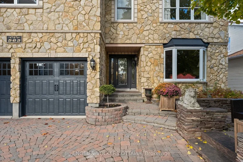 563 Merkley Drive, Ottawa, Ontario, Canada. - Photo 2