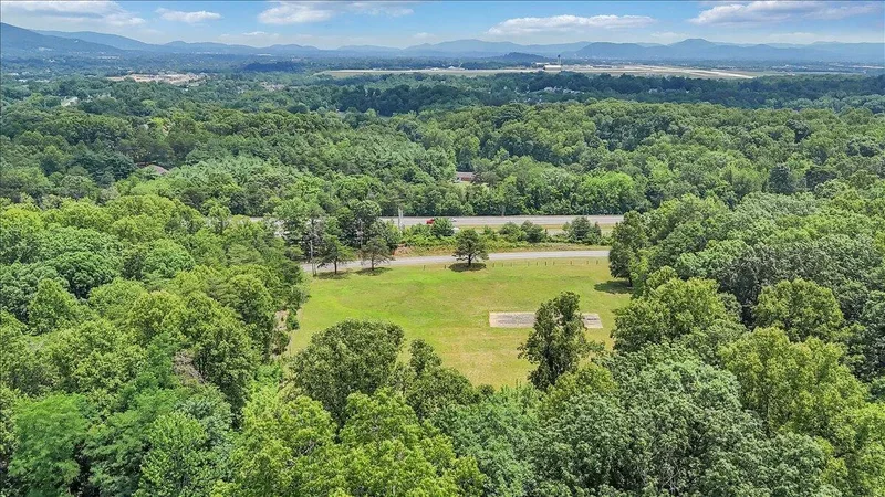 3054 Loch Haven DR, Roanoke, VA 24019, Cloverdale, Virginia, United States. - Photo 94