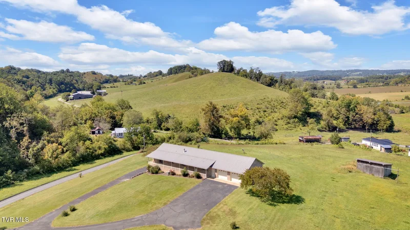 887 Berry Road, Bulls Gap, TN 37711, Greeneville, Tennessee, United States. - Photo 43