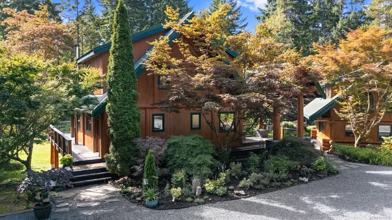 900 Spider Lake Rd, Qualicum Beach, British Columbia, Canada. - Photo 61