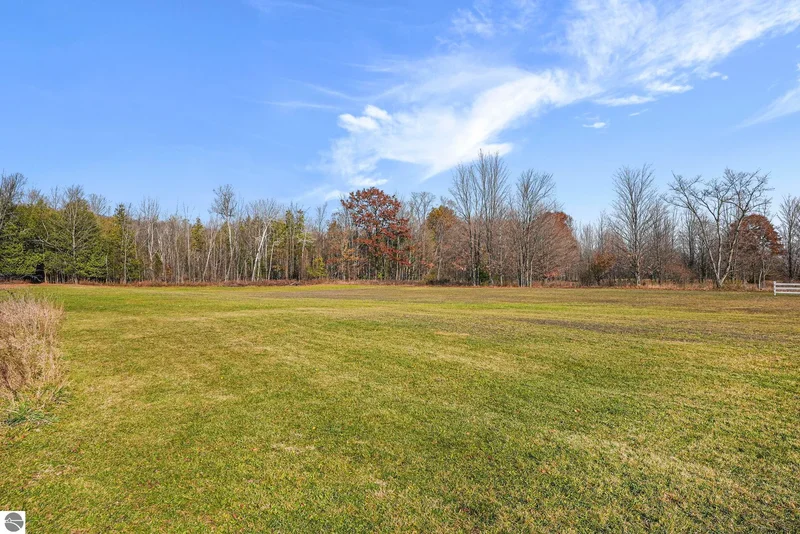 750 N Dumas Road, Suttons Bay, MI, 49682, USA, Suttons Bay, Michigan, United States. - Photo 18