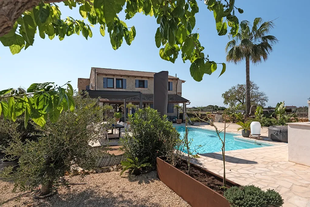 Exterior photo 10