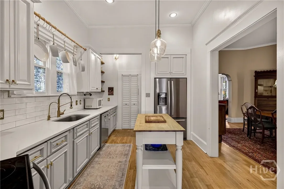513 E Henry Street, Savannah, Georgia, United States. - Photo 1