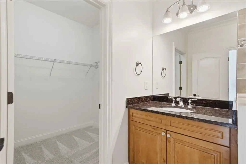 7611 Regency Circle, Sandy Springs, GA 30350, Atlanta, Georgia, United States. - Photo 25