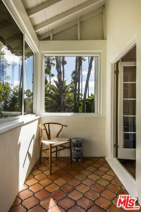6749 Whitley Terrace, Los Angeles, California, United States. - Photo 5