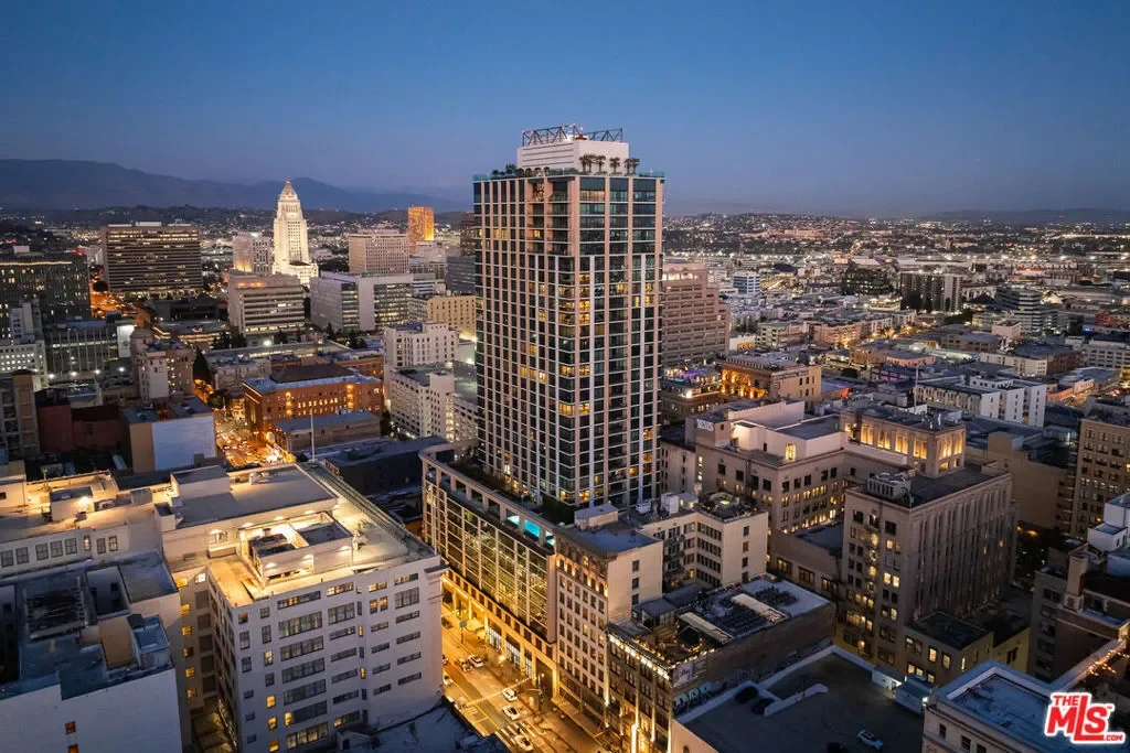 424 S Broadway, Los Angeles, California, United States. - Photo 2
