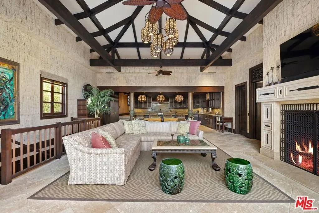 24834 Pacific Coast Highway, Malibu, California, United States. - Photo 19