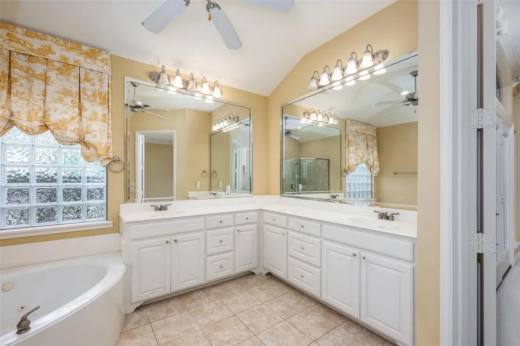 1205 Stoneoak Drive, McKinney, Texas, United States. - Photo 15