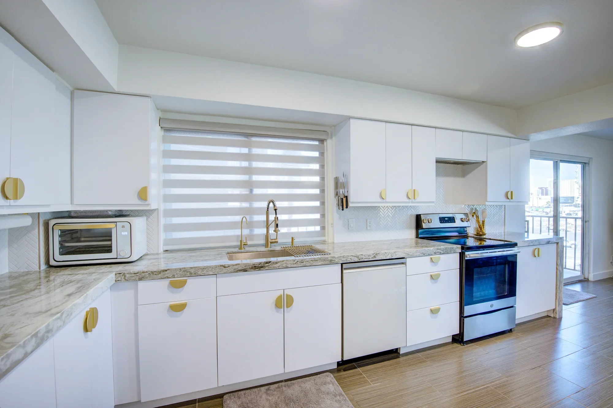 205 E Harmon #406, Las Vegas, NV 89169, Las Vegas, Nevada, United States. - Photo 16