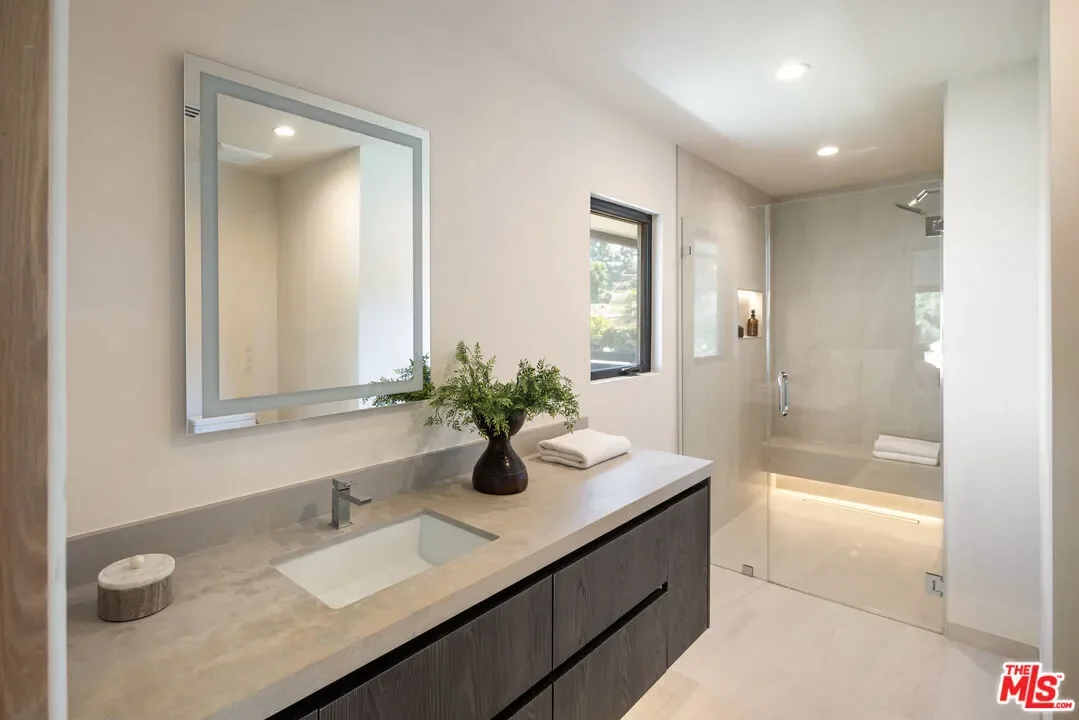 3535 Vista Haven Rd, Los Angeles, California, United States. - Photo 16