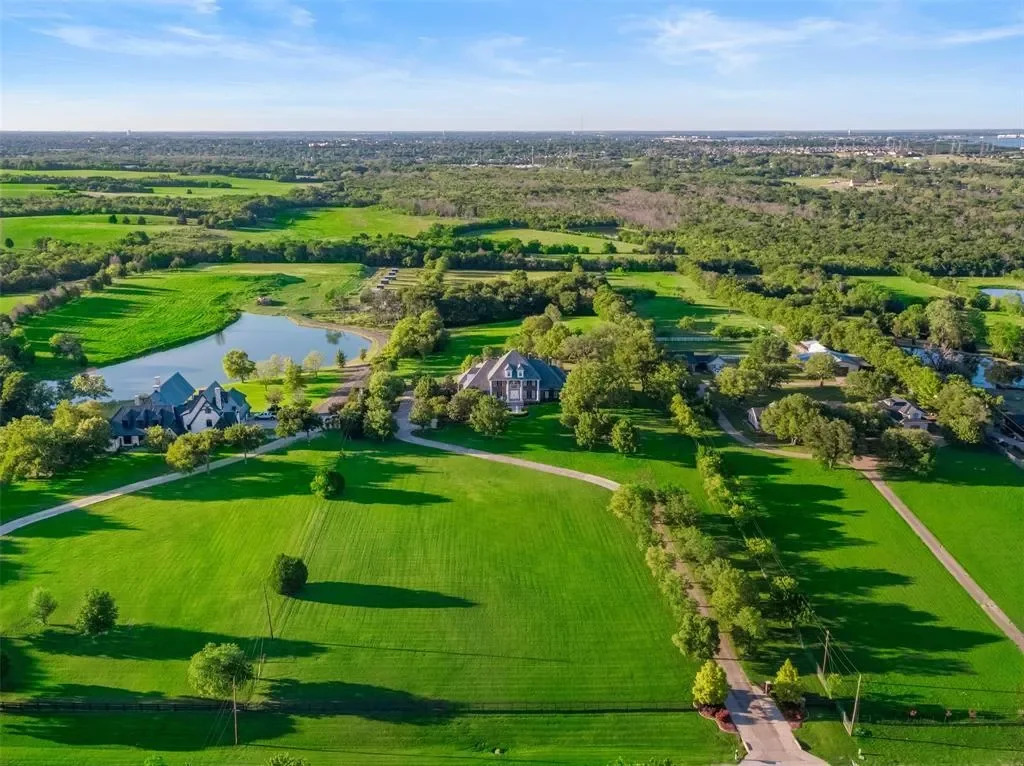 343 E Town East Boulevard, Sunnyvale, Texas, United States. - Photo 4