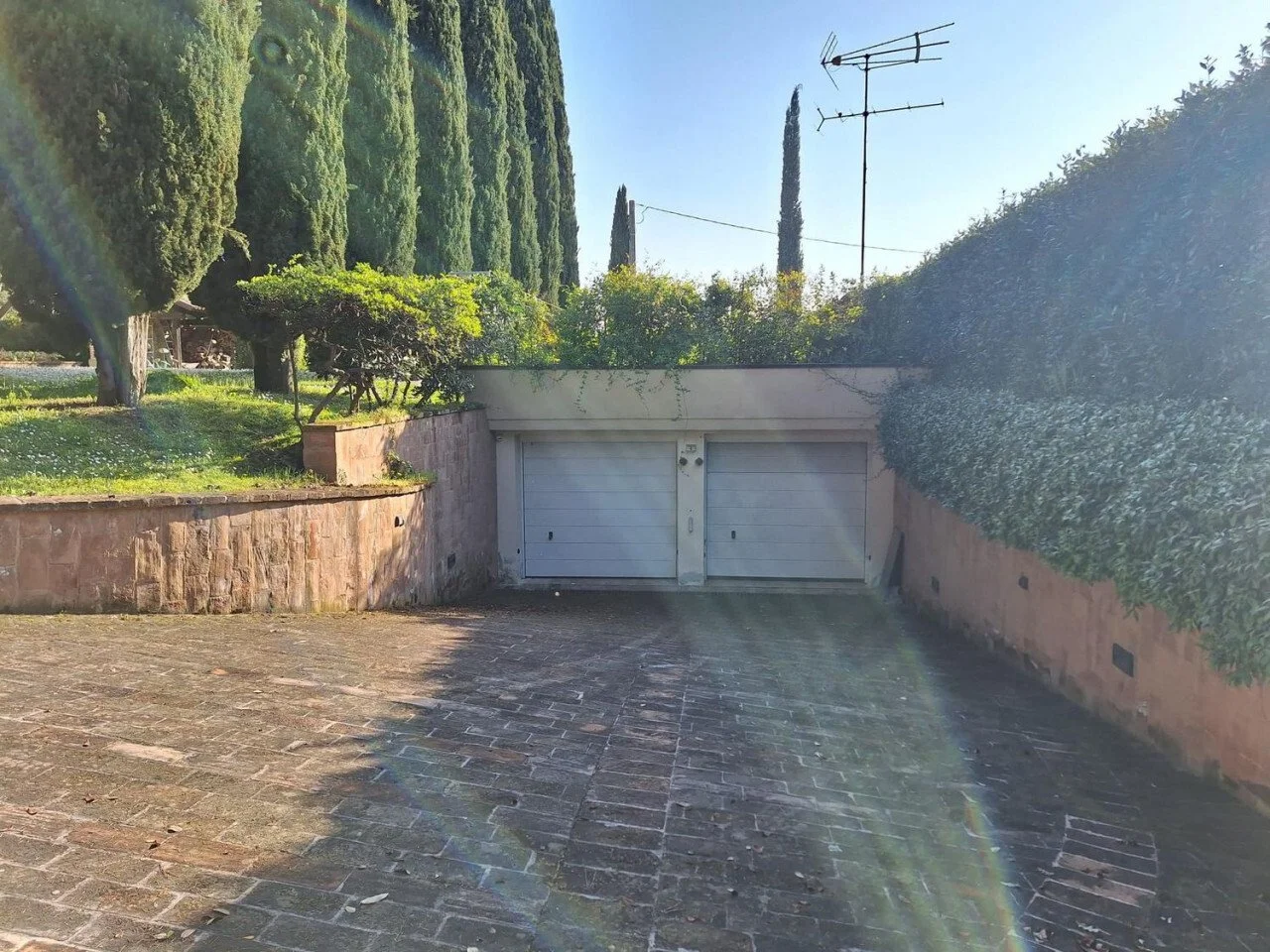 Exterior photo 7