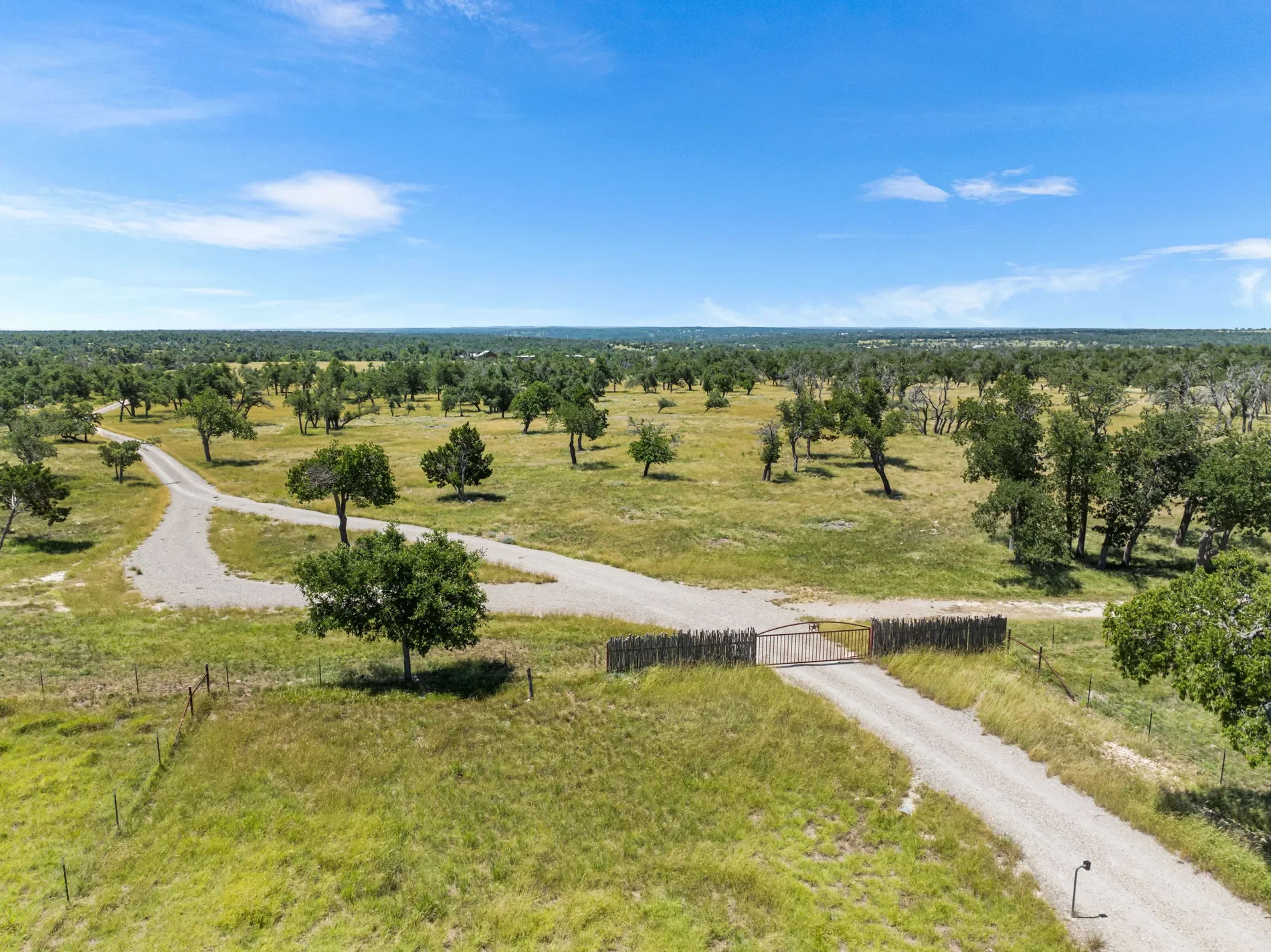 4369 Reeh-Weinheimer Road , Fredericksburg, TX 78624, Fredericksburg, Texas, United States. - Photo 59