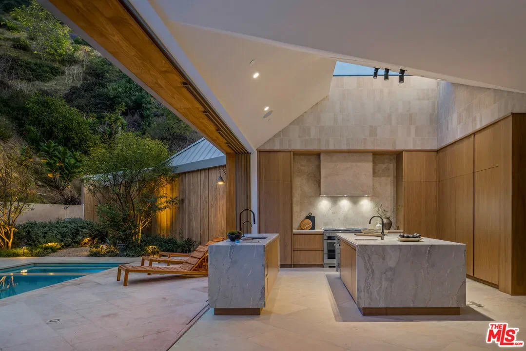1600 Rising Glen Rd, Los Angeles, California, United States. - Photo 4