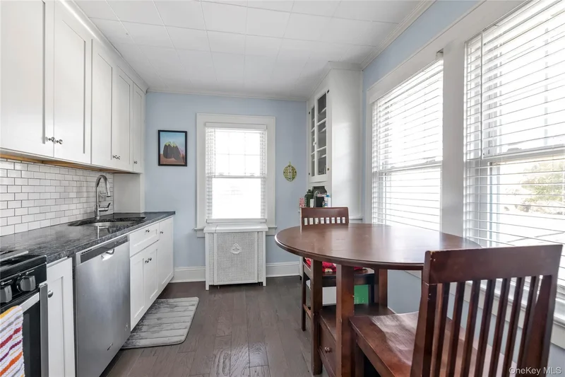127 Smith Street, Lynbrook, New York, United States. - Photo 18