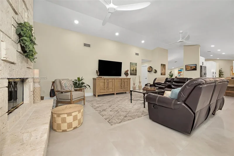 8375 SW 78th St, Miami, Florida, United States. - Photo 17