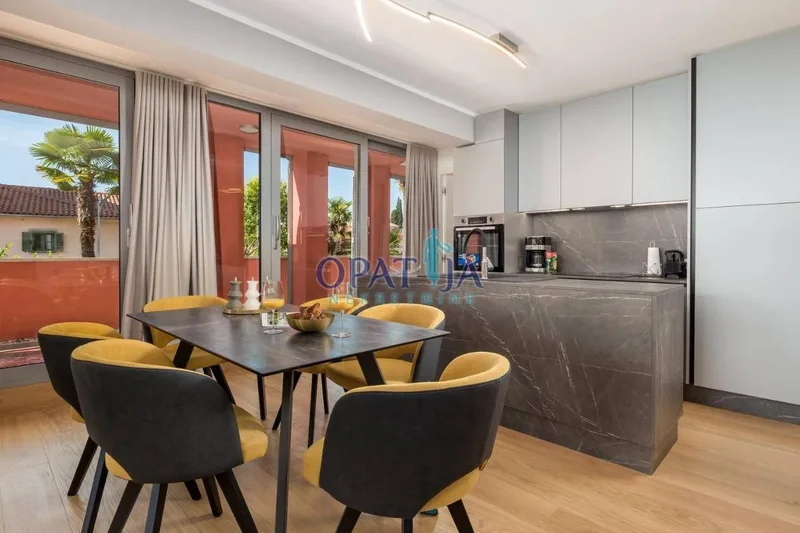 Flats Opatija - Centar, Opatija, 105,77m2