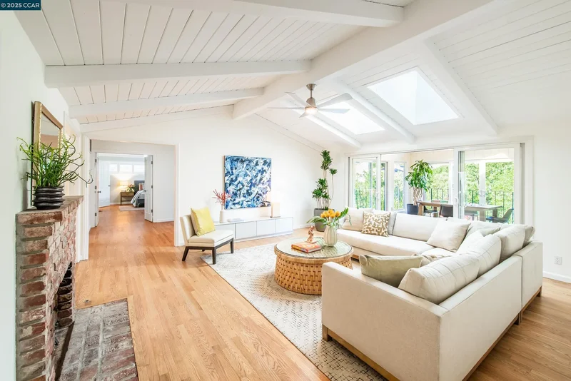 1600 Shangri La Ct., Lafayette, California, United States. - Photo 2