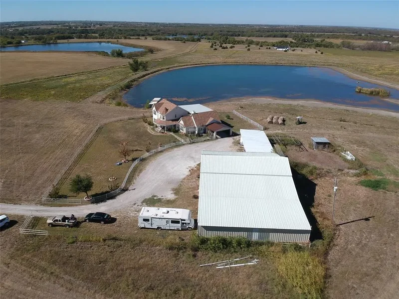 5646 N US Highway 69, Celeste, Texas, United States. - Photo 38