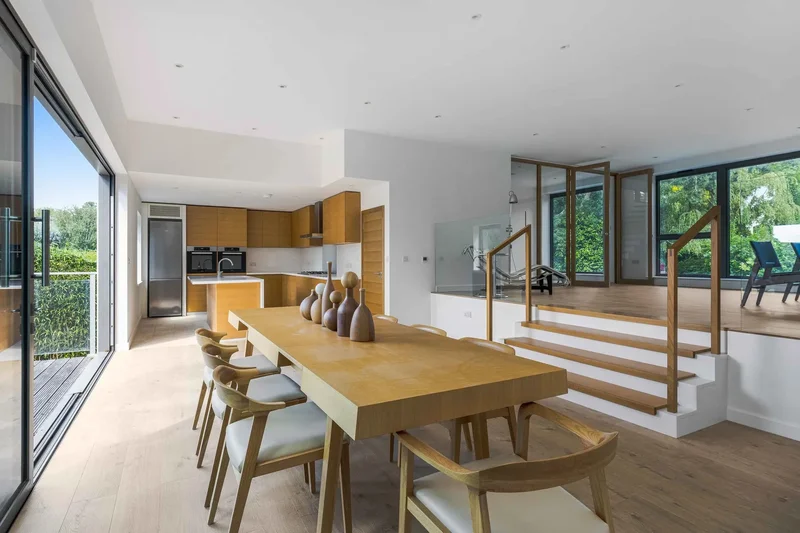 13 The Drive, Kingston upon Thames, England, United Kingdom. - Photo 11