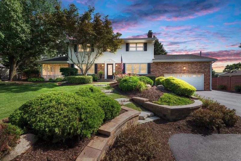 4 Bedrooms Single Family Detached