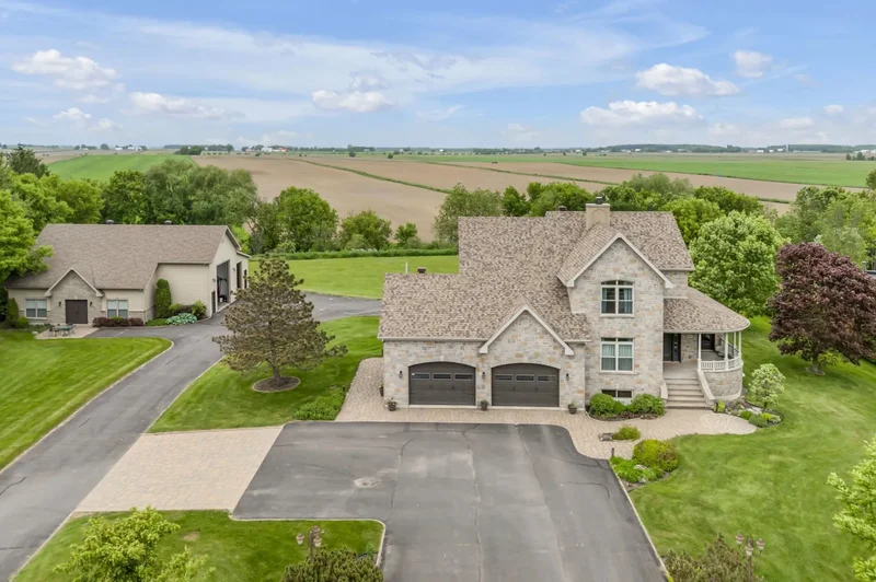 2754 Rue Principale, Saint-Édouard-de-Lotbinière, Quebec, Canada. - Photo 2