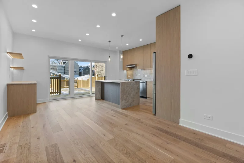 832 N Mozart Street, Chicago, Illinois, United States. - Photo 12