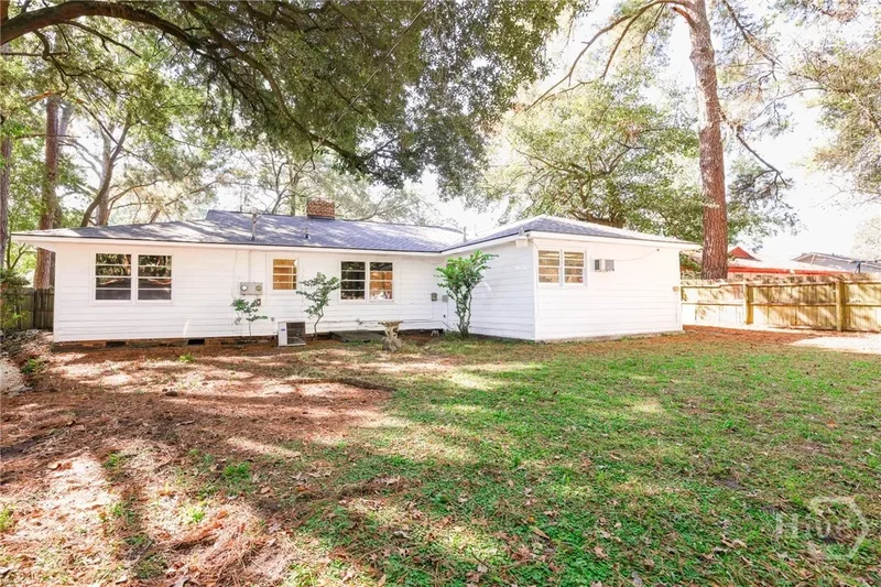 112 E Derenne Avenue, Savannah, Georgia, United States. - Photo 12