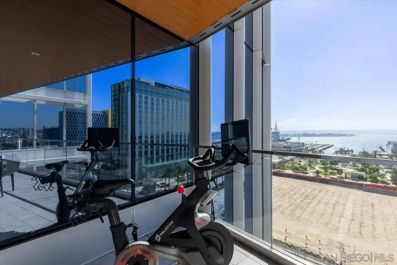 888 W E Street 1001, San Diego, California, United States. - Photo 30