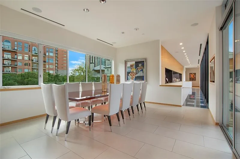 2913 Sale Street, Dallas, Texas, United States. - Photo 23