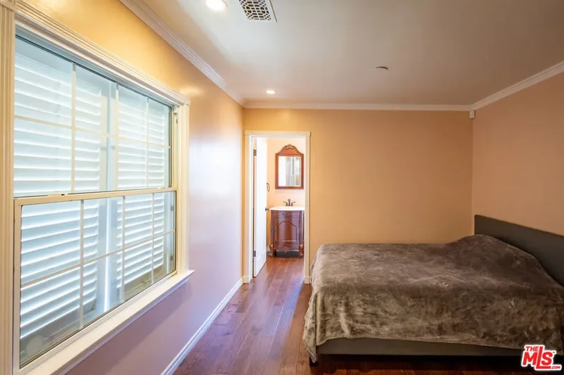 6449 Radford Avenue, Los Angeles, California, United States. - Photo 17